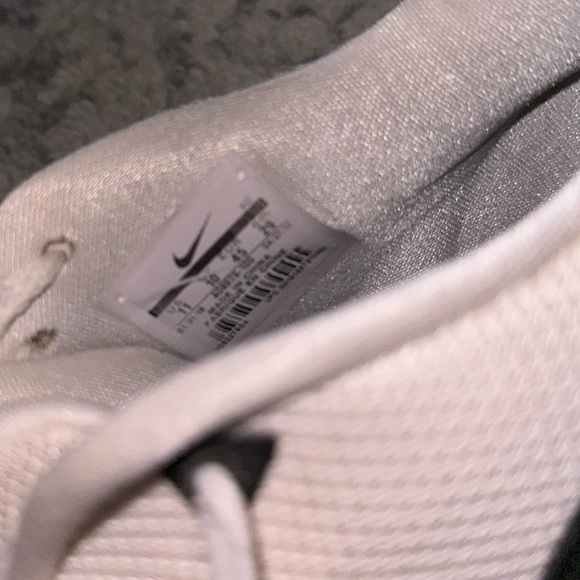 Kyrie 1 low ‘white black gum’ men’s size 11 - Picture 5 of 5